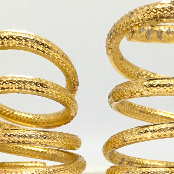 A Gold Spiral Rings - Picture 3 of 8